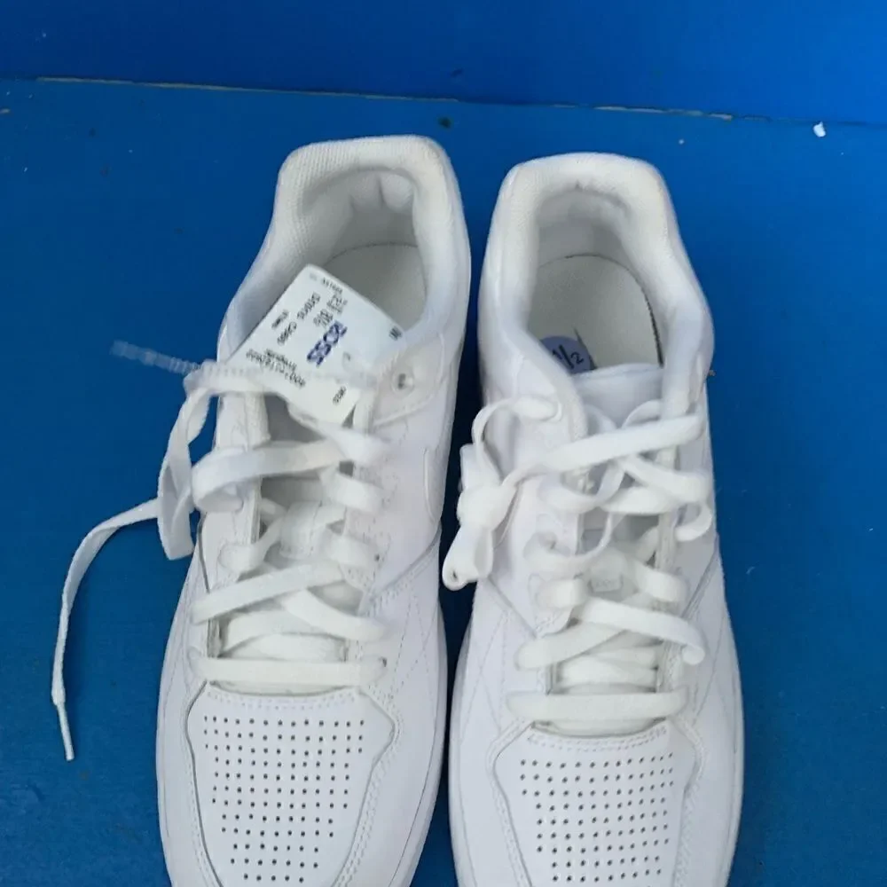 Nike Priority Low White 2015 Size 8.5 Brand New 641894-111